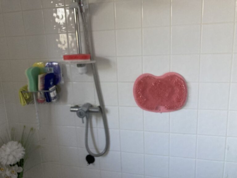 Podkładka do masażu i peelingu pod prysznic photo review
